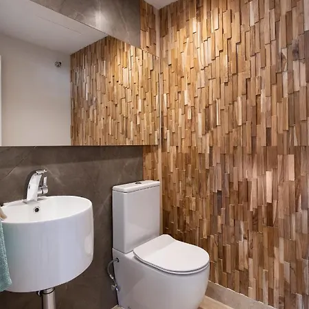 Apartment Beachfront With Sea View *